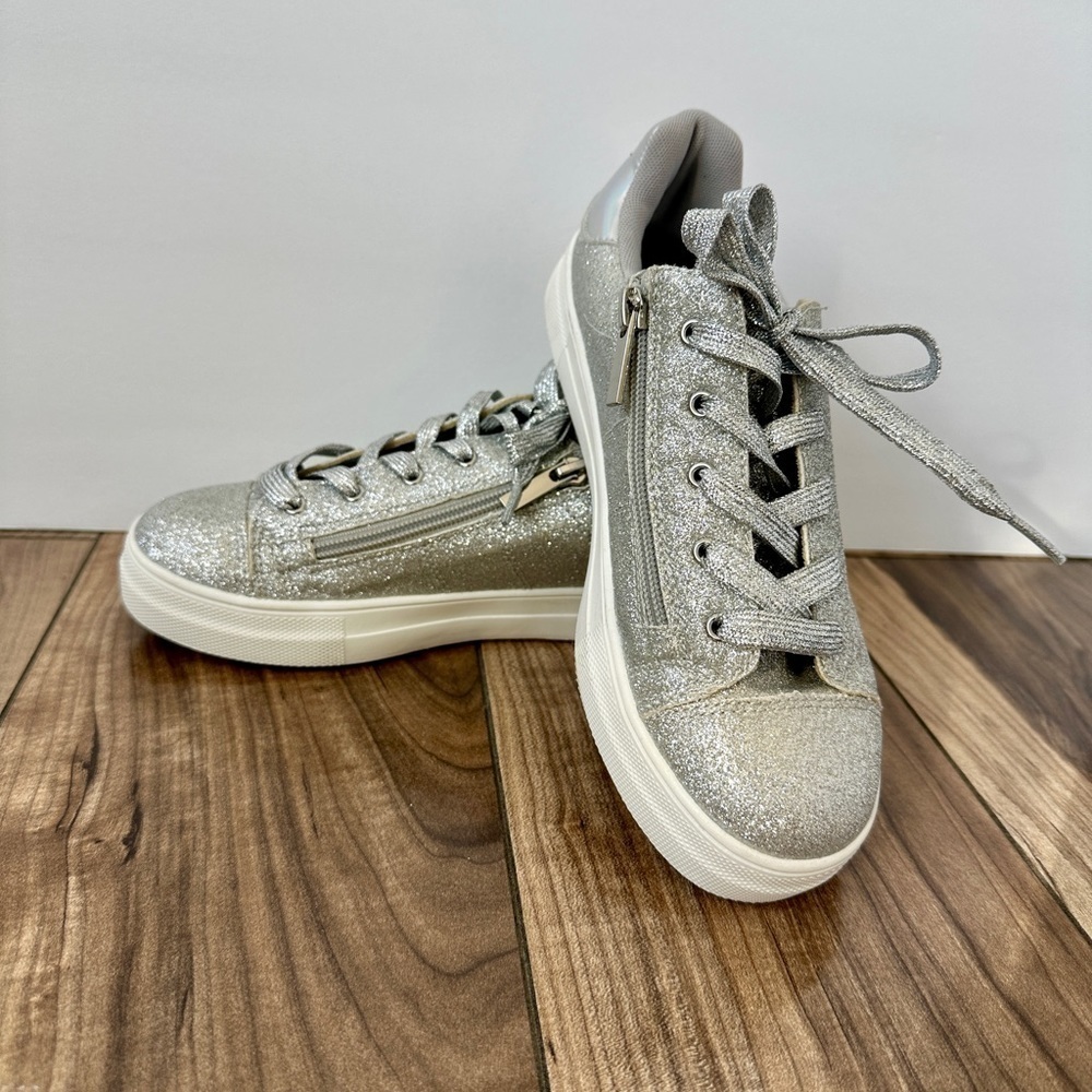 KidPik Silver Glitter Sneaker 4Y
